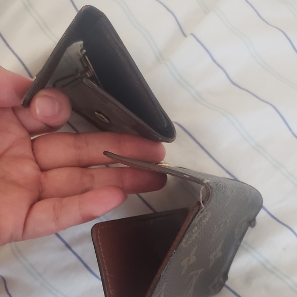 Louise Vuitton Key Holder - Picture 2 of 12